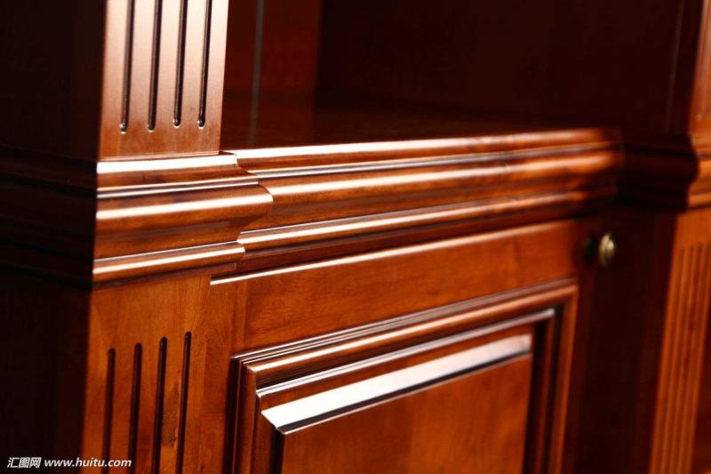 hubo nga hibaro han mga muwebles .